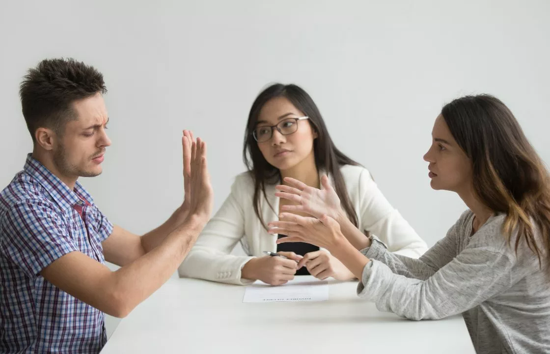 Image of couple arguing in family mediation Hampshire