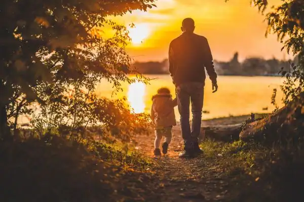 image of dad and child - parental alienation Hampshire